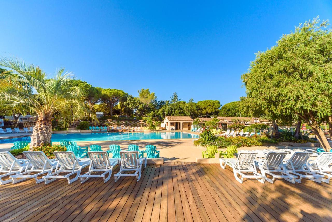 Chalets Met Buitenkeuken Op Camping Lei Suves - Joycasa Roquebrune-sur-Argens Exterior photo